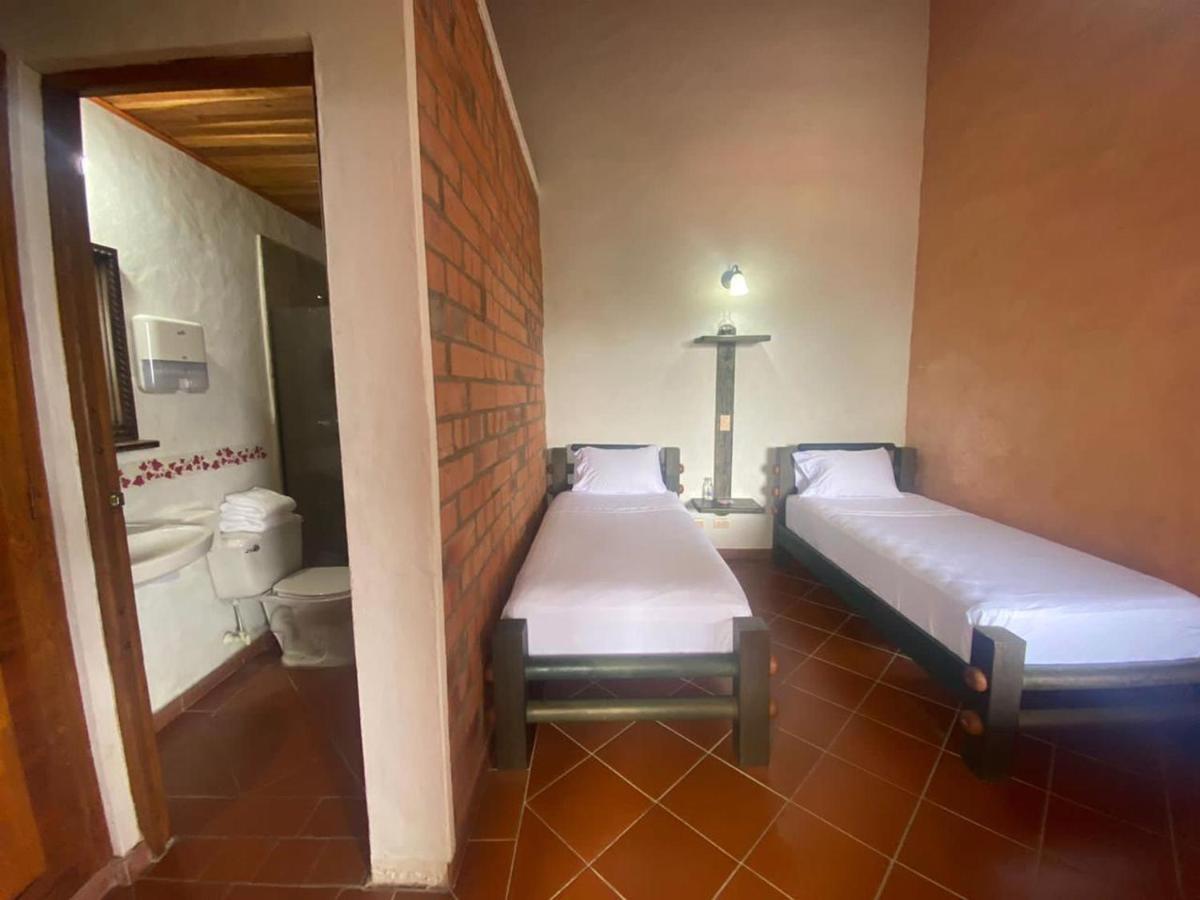 Granja Del Cafe Hotel Y Centro De Convenciones Venecia  Екстериор снимка