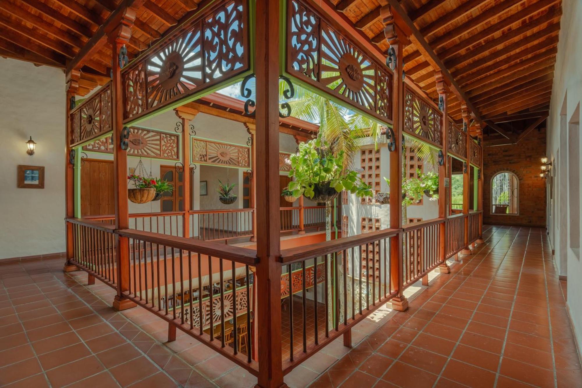 Granja Del Cafe Hotel Y Centro De Convenciones Venecia  Екстериор снимка